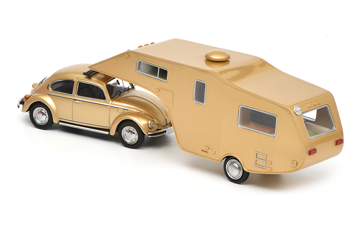 VW Käfer 1200 mit Wohnwagen gold 1:43