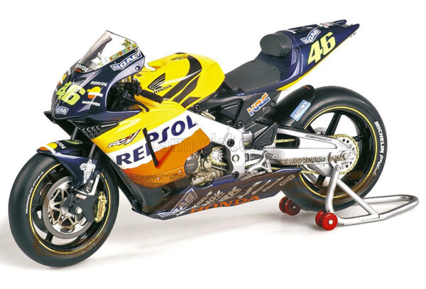 Honda RC211V 2002 Moto GP Valentino ROSSI Weltmeister DIRTY VERSION 1:12
