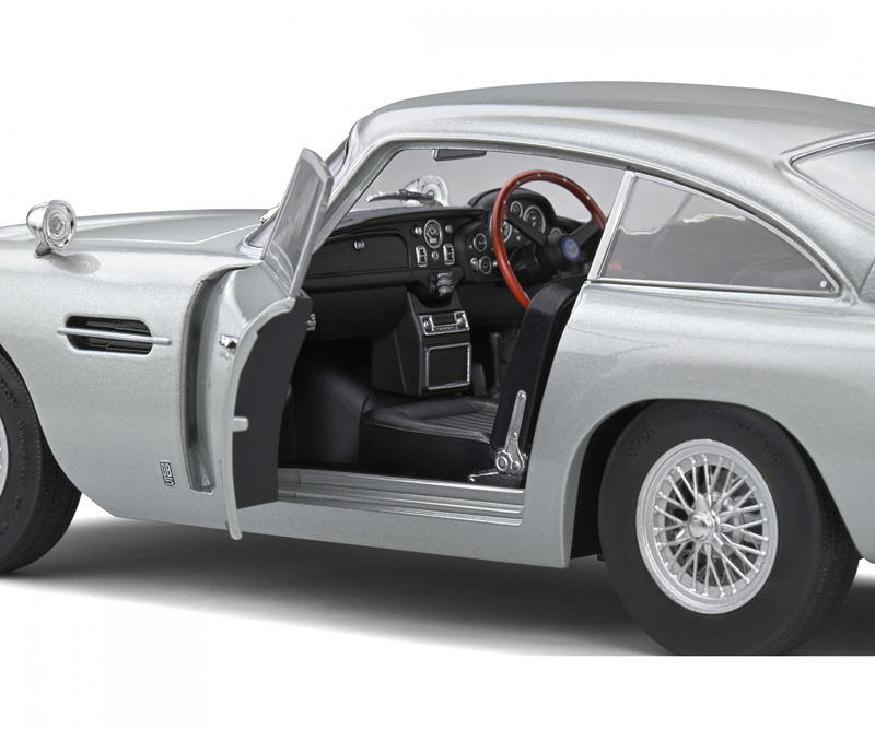 Aston Martin DB5 Coupe silber metallik 1:18