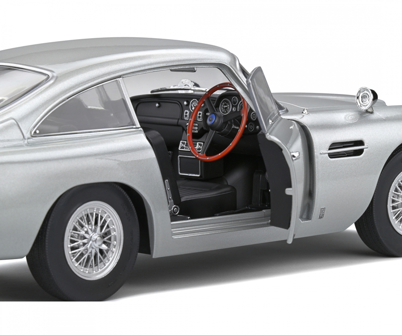 Aston Martin DB5 Coupe silber metallik 1:18