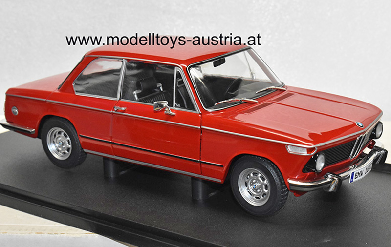 BMW E10 1602 2002 Limousine 1971 rot 1:18