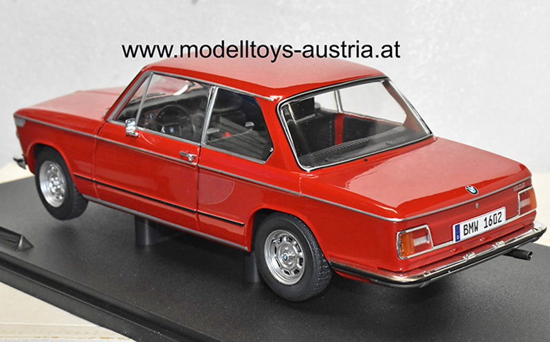BMW E10 1602 2002 Limousine 1971 rot 1:18