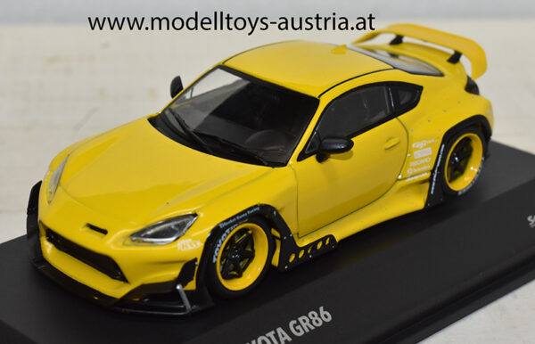Toyota GR86 Pandem Coupe 2022 gelb 1:43