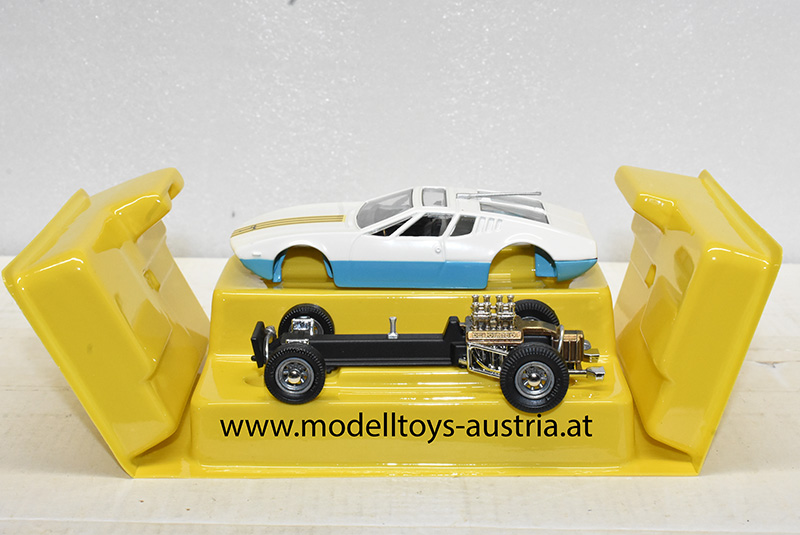 Ghia 5000 Mangusta mit De Tomaso Fahrgestell Nr. 271 1:44