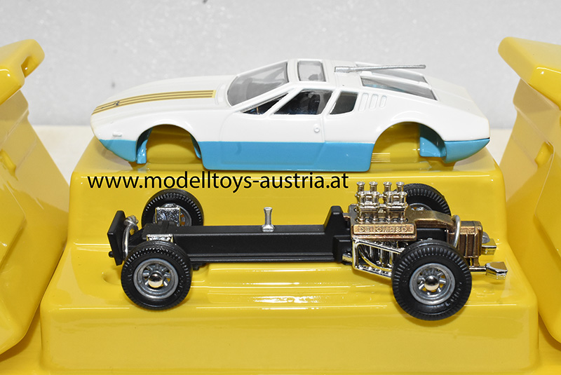Ghia 5000 Mangusta mit De Tomaso Fahrgestell Nr. 271 1:44
