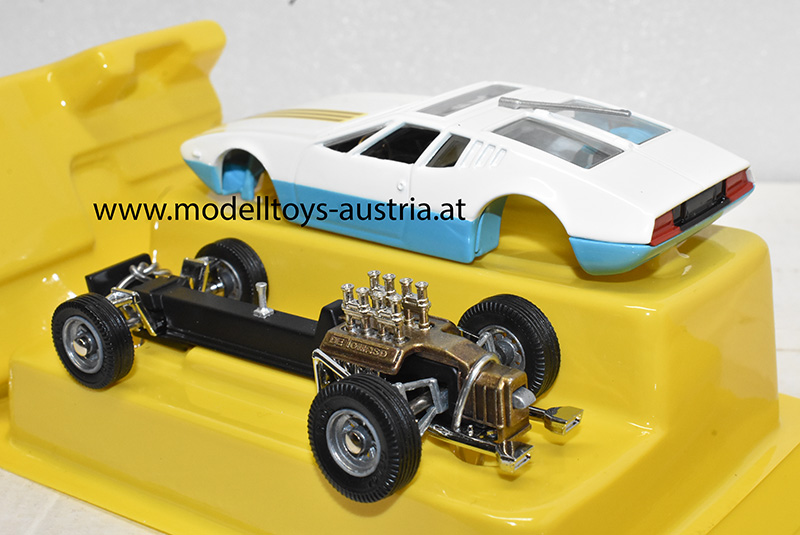 Ghia 5000 Mangusta mit De Tomaso Fahrgestell Nr. 271 1:44