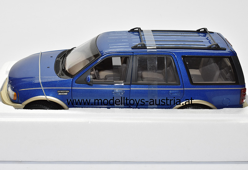 Ford Expedition Eddie Bauer blau 1:18 UT-Models