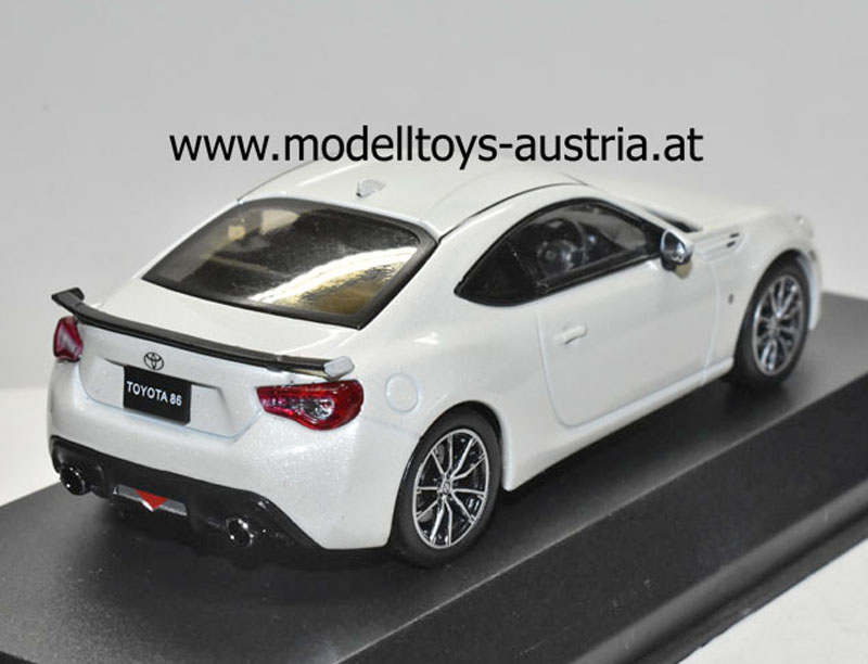 Toyota GT86 86 Coupe 2016 LIMITED weiss metallik 1:43