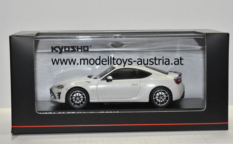 Toyota GT86 86 Coupe 2016 LIMITED weiss metallik 1:43