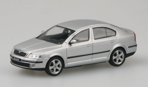 Skoda Octavia II Limousine Typ 1Z 2004 - 2008 silber met. 1:43