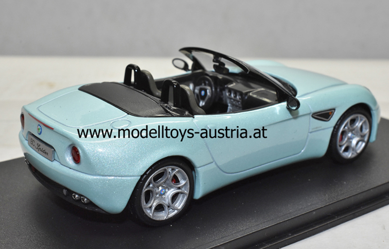 Alfa Romeo 8C Spider Cabrio 2009 hellblau metallik 1:43
