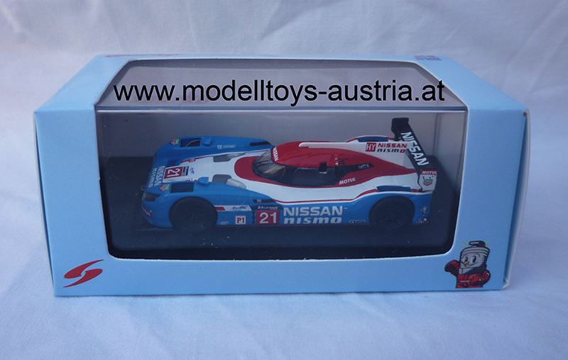 Nissan GT-R LM Nismo 2015 Le Mans MATSUDA / SHULZHITSKIY / ORDONEZ 1:64 SPARK