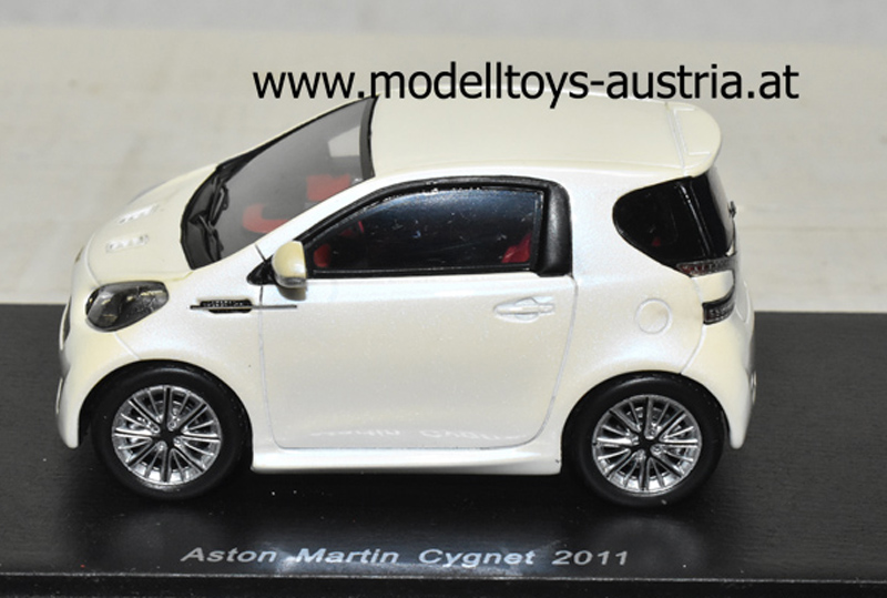Aston Martin Cygnet 2011 Perl weiss metallik 1:43