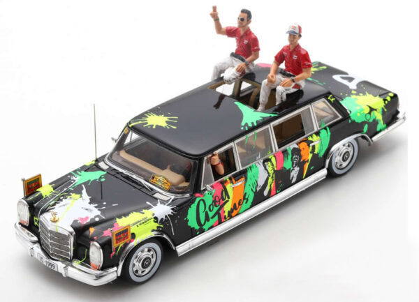 Mercedes Benz 600 W100 Pullman 2019 Le Mans Fahrerparade mit Figuren Rebellion Racing Car No.1 1:43