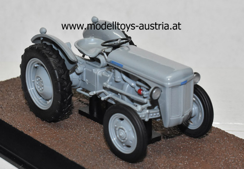 Ferguson TE20 1953 grau 1:32