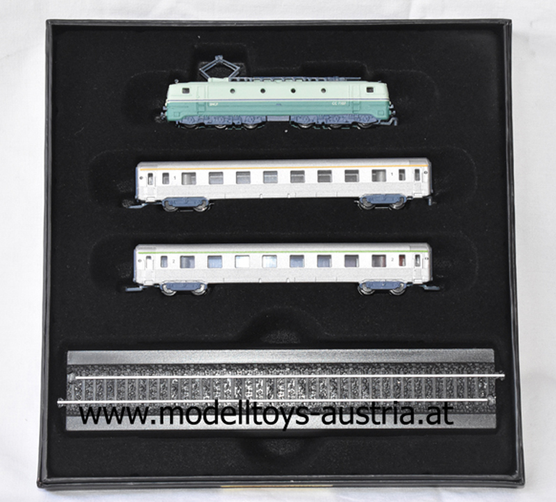 EDELWEISS / RHEINGOLD / FLIEGENDER HAMBURGER / SHINKANSEN / MIKADO / GOLDEN ARROW / MISTRAL / CORNI SK RIVIERA / HENSCHEL 1:220