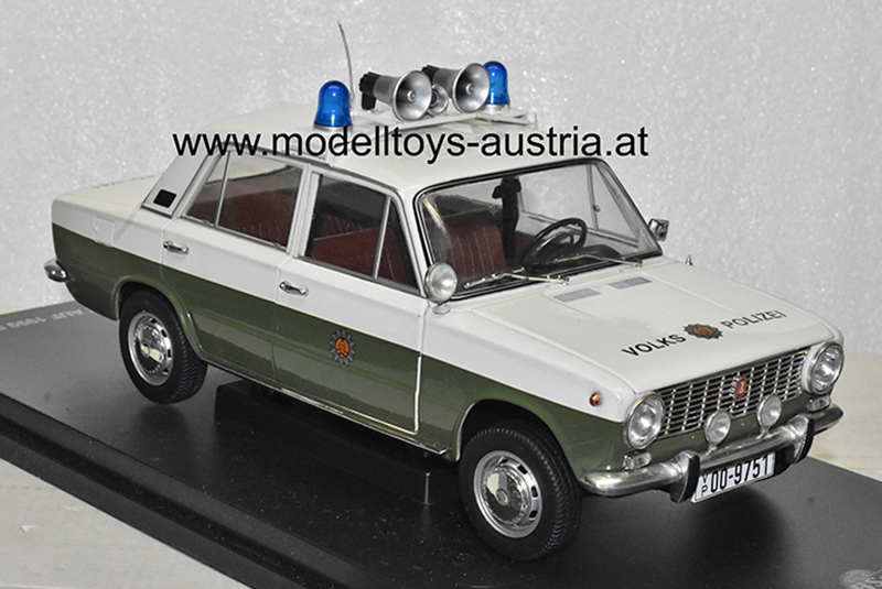 Lada 1200 / Fiat 124 1971 VOLKSPOLIZEI Polizei grün / weiss 1:18
