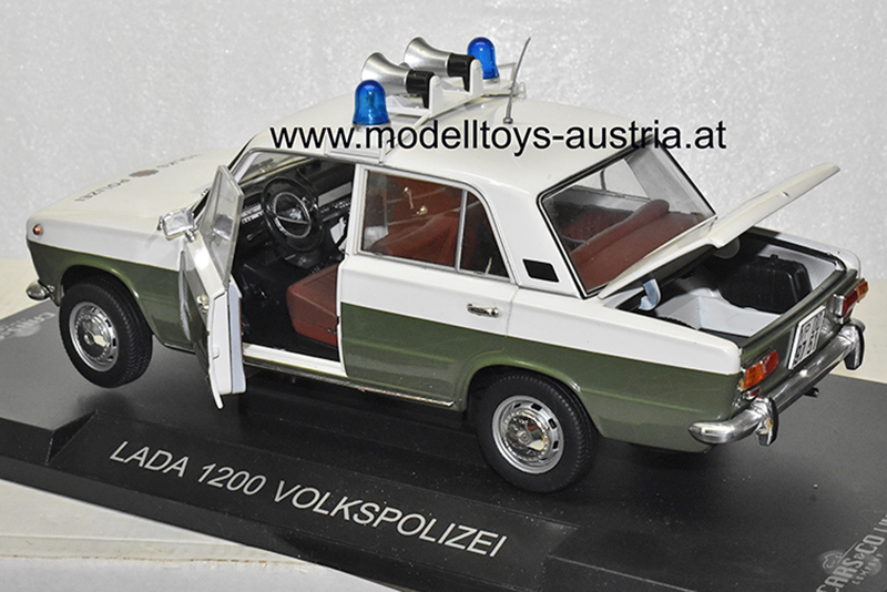 Lada 1200 / Fiat 124 1971 VOLKSPOLIZEI Polizei grün / weiss 1:18