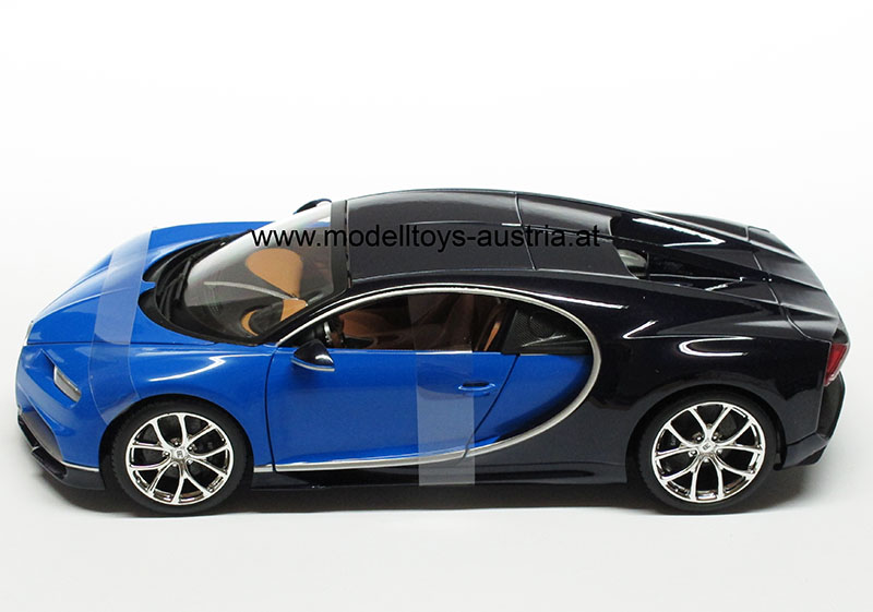Bugatti Chiron Coupe 2016 blau / dunkelblau 1:18