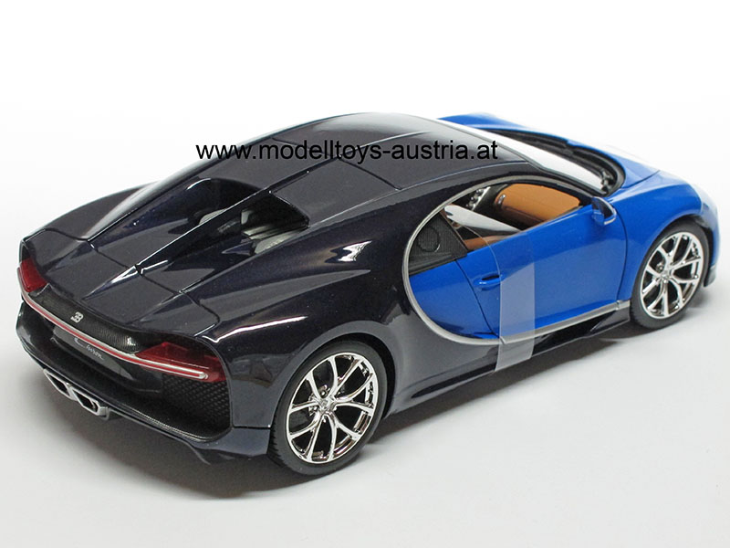 Bugatti Chiron Coupe 2016 blau / dunkelblau 1:18