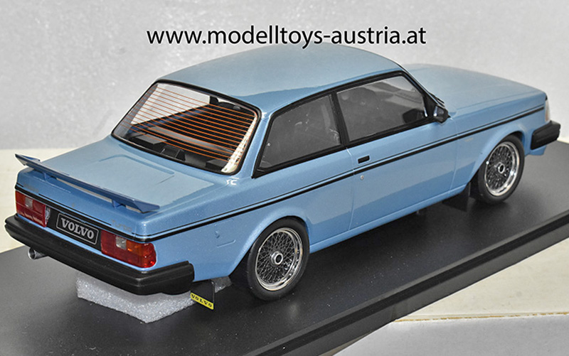 Volvo 240 Turbo Custom 1985 blau 1:18