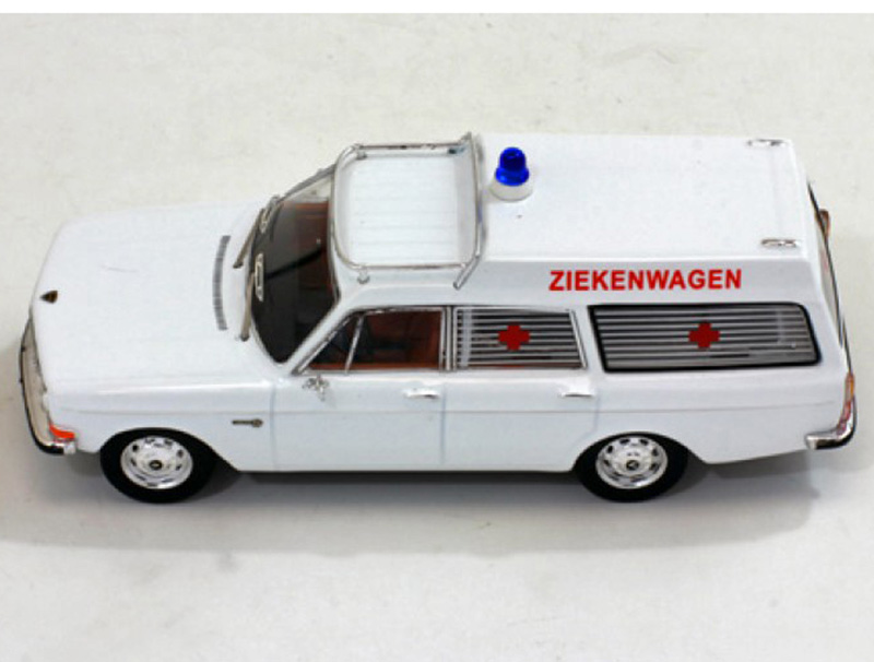 Volvo 145 Kombi Break Express 1969 KRANKENWAGEN weiss 1:43