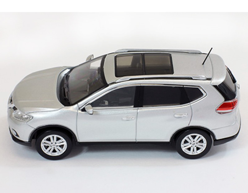 Nissan X-Trail T32 SUV 4x4 2014 silber 1:43