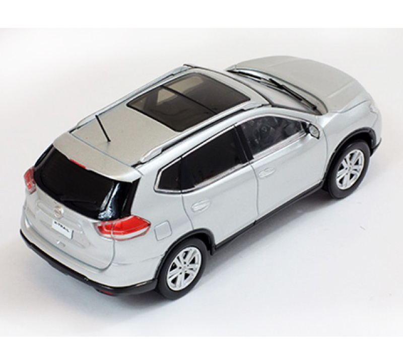 Nissan X-Trail T32 SUV 4x4 2014 silber 1:43