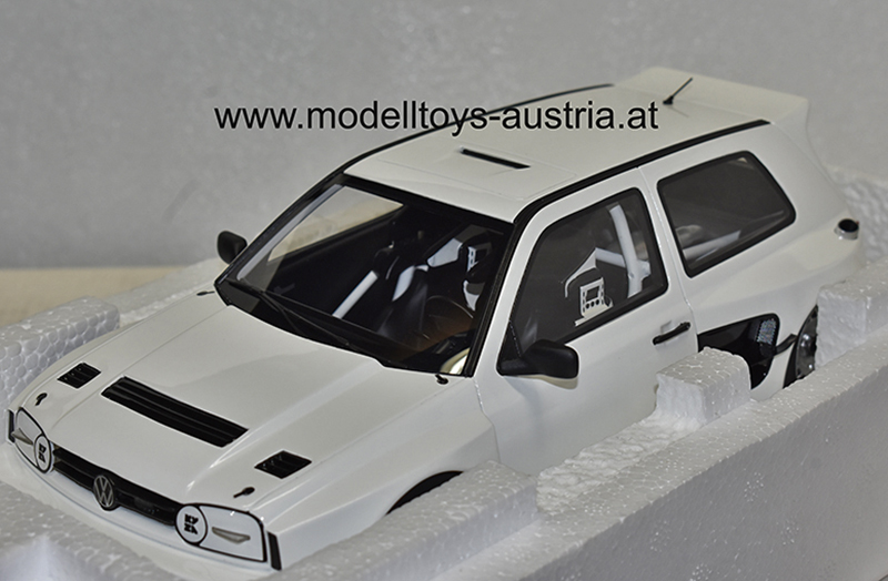 VW Golf III Golf 3 Limousine Khyzyl Saleem 2024 weiss 1:18