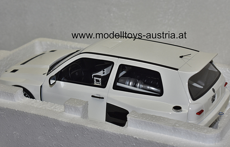VW Golf III Golf 3 Limousine Khyzyl Saleem 2024 weiss 1:18