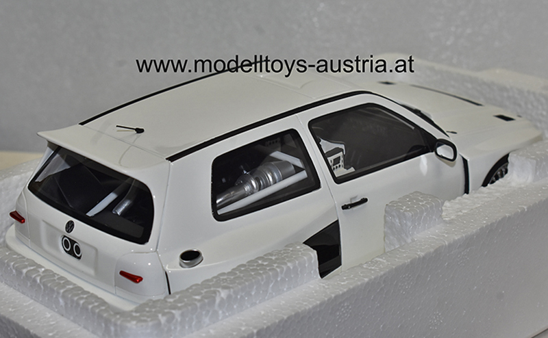 VW Golf III Golf 3 Limousine Khyzyl Saleem 2024 weiss 1:18