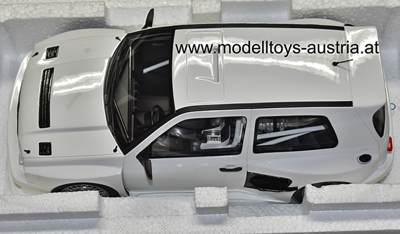 VW Golf III Golf 3 Limousine Khyzyl Saleem 2024 weiss 1:18