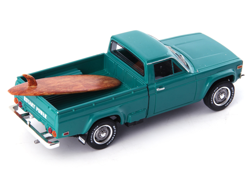Mazda Rotary Pick-Up 1974 mit Surfbrett 1:43