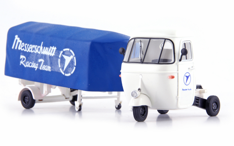 Piaggio Ape Pentaro Renntransporter MESSERSCHMITT blau / weiss 1:43