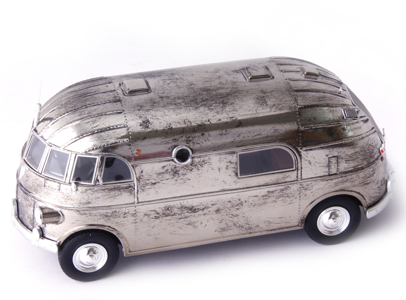 Hunt Hollywood House Car 1940 silber metallik 1:43 Wohnmobil