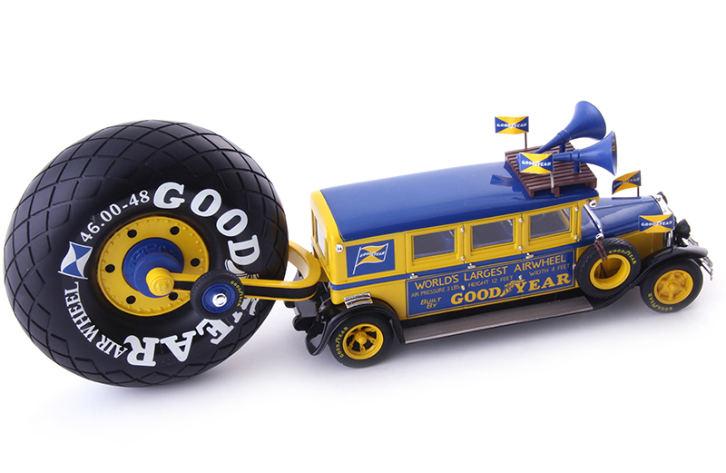 Buick Goodyear Airwheel Promotion Bus 1930 blau / gelb 1:43