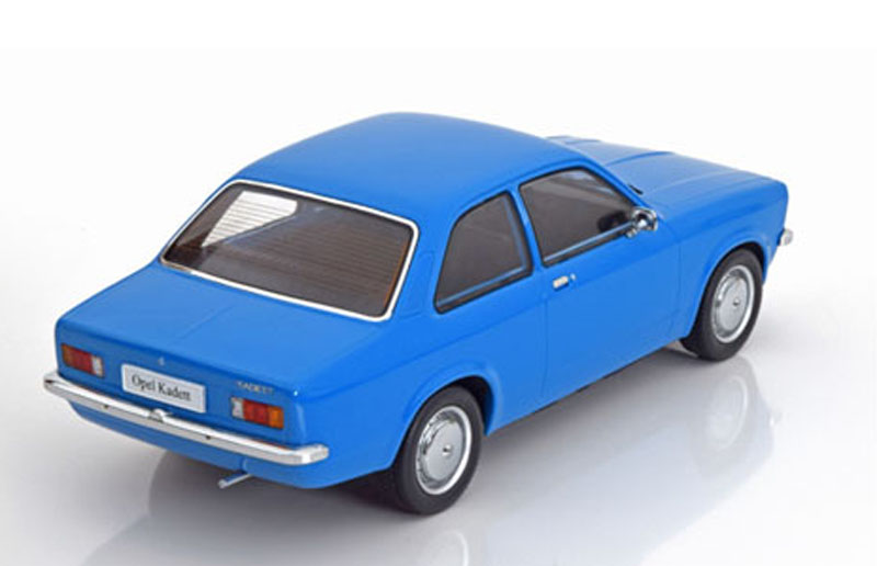 Opel Kadett C Limousine Stufenheck 2 türig blau 1:18