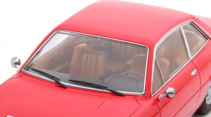 Ferrari 365 GT4 2+2 1972 rot / braun 1:18