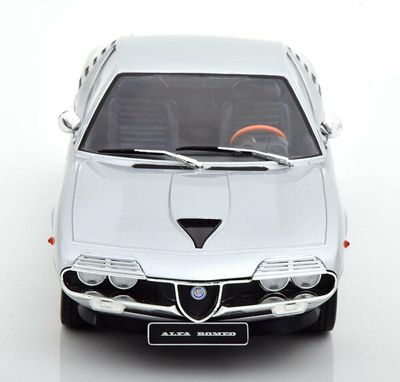 Alfa Romeo Montreal 1970 silber 1:18