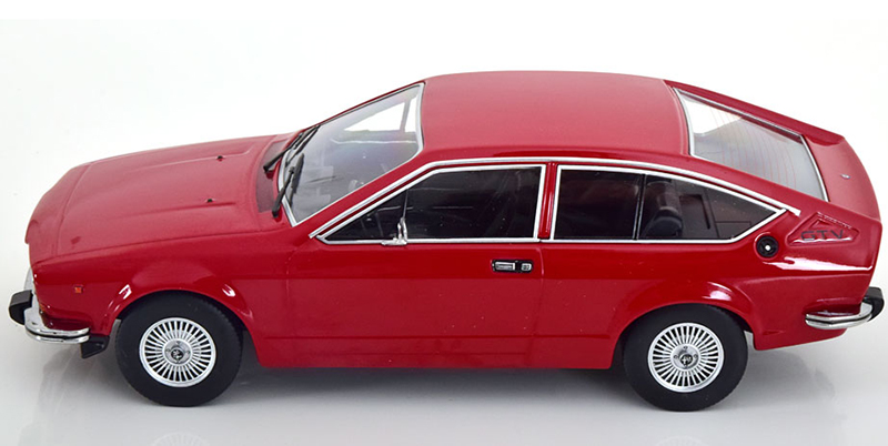 Alfa Romeo Alfetta 2000 GTV Coupe 1976 rot 1:18