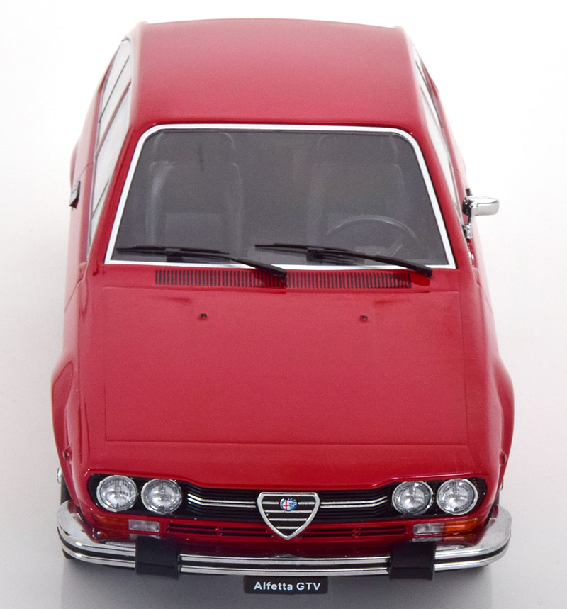 Alfa Romeo Alfetta 2000 GTV Coupe 1976 rot 1:18