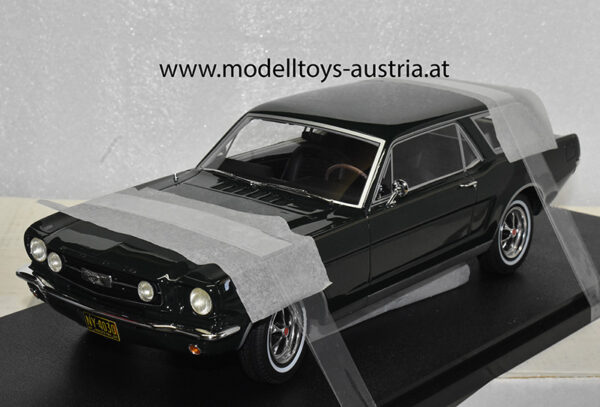 Ford Mustang Intermeccanica Kombi Break 1965 grün 1:18