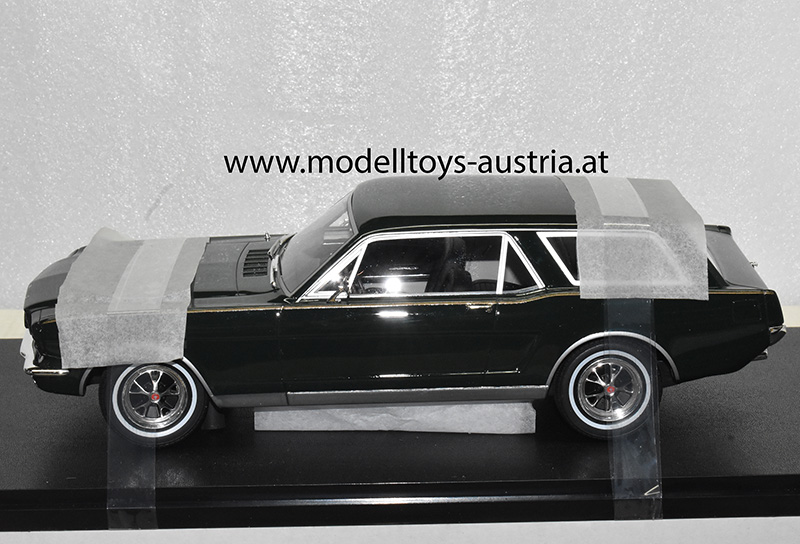 Ford Mustang Intermeccanica Kombi Break 1965 grün 1:18