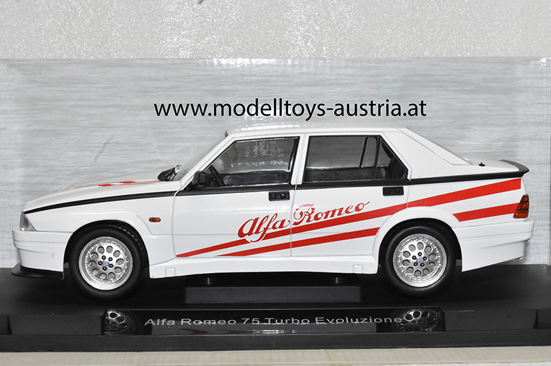 Alfa Romeo 75 Turbo Evolitione weiss 1:18