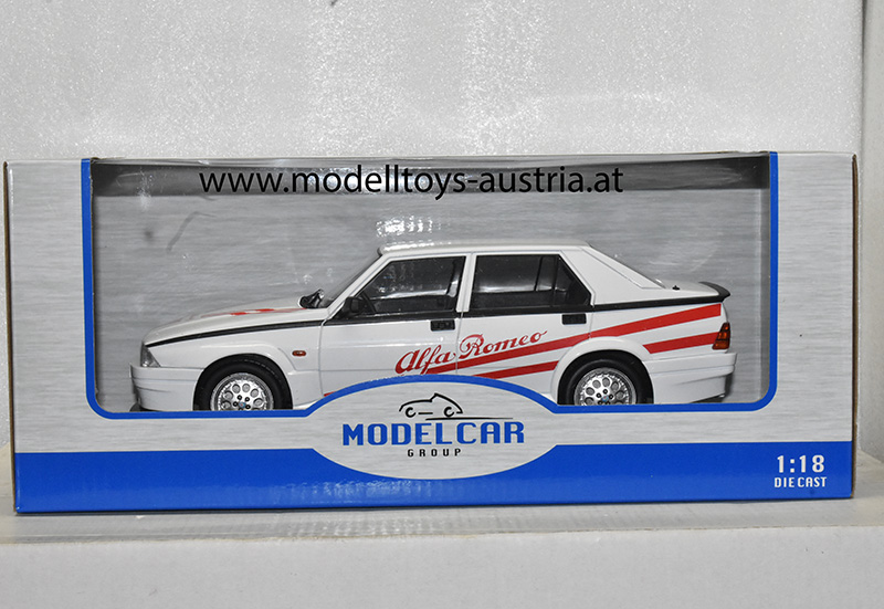 Alfa Romeo 75 Turbo Evolitione weiss 1:18
