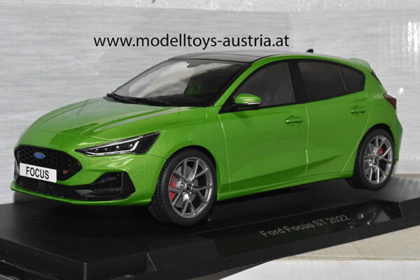 Ford Focus ST 2022 grün metallik 1:18