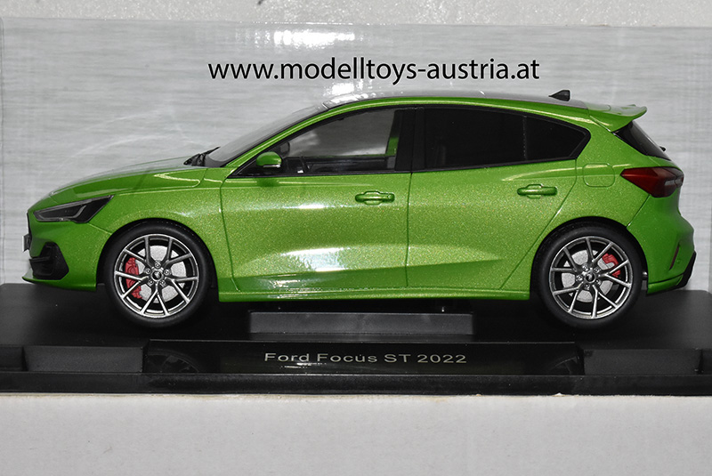 Ford Focus ST 2022 grün metallik 1:18