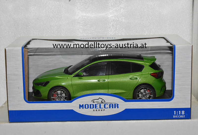 Ford Focus ST 2022 grün metallik 1:18