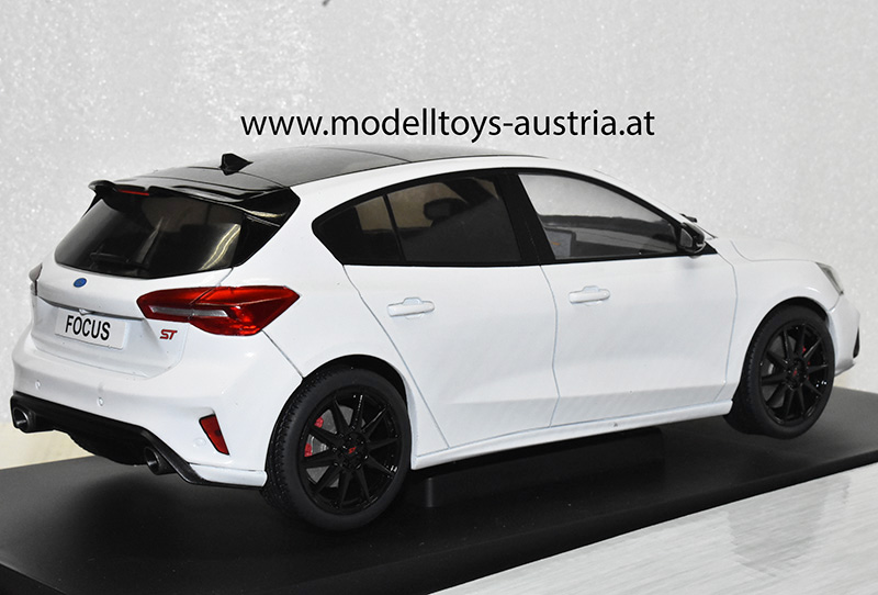 Ford Focus ST 2022 weiss 1:18