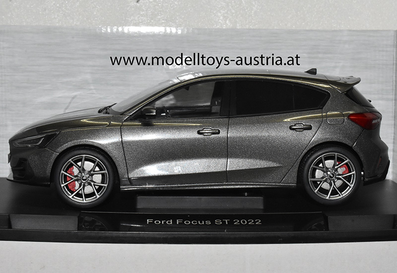 Ford Focus ST 2022 grau metallik 1:18